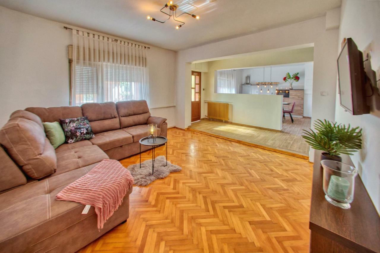Sara Apartment บาร์บินเย ภายนอก รูปภาพ